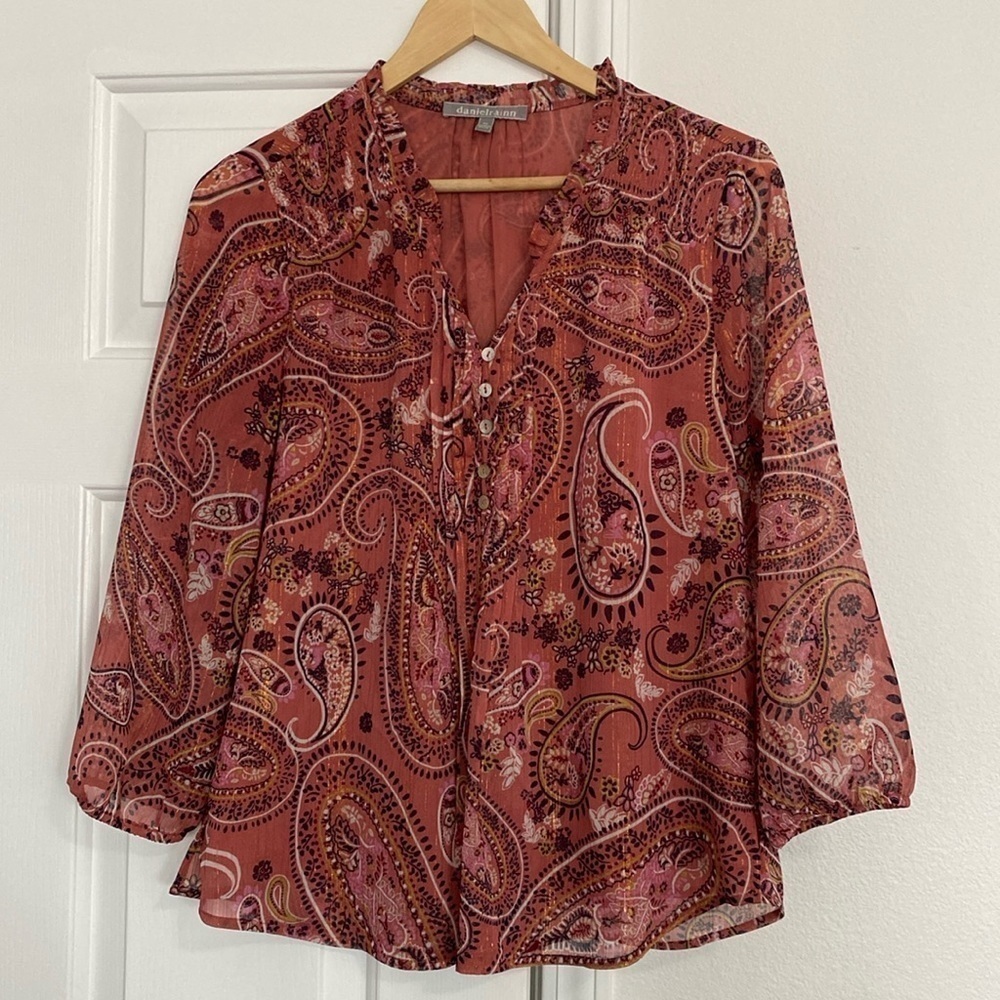 Daniel Rainn “Pabla” textured blouse with gold threading.